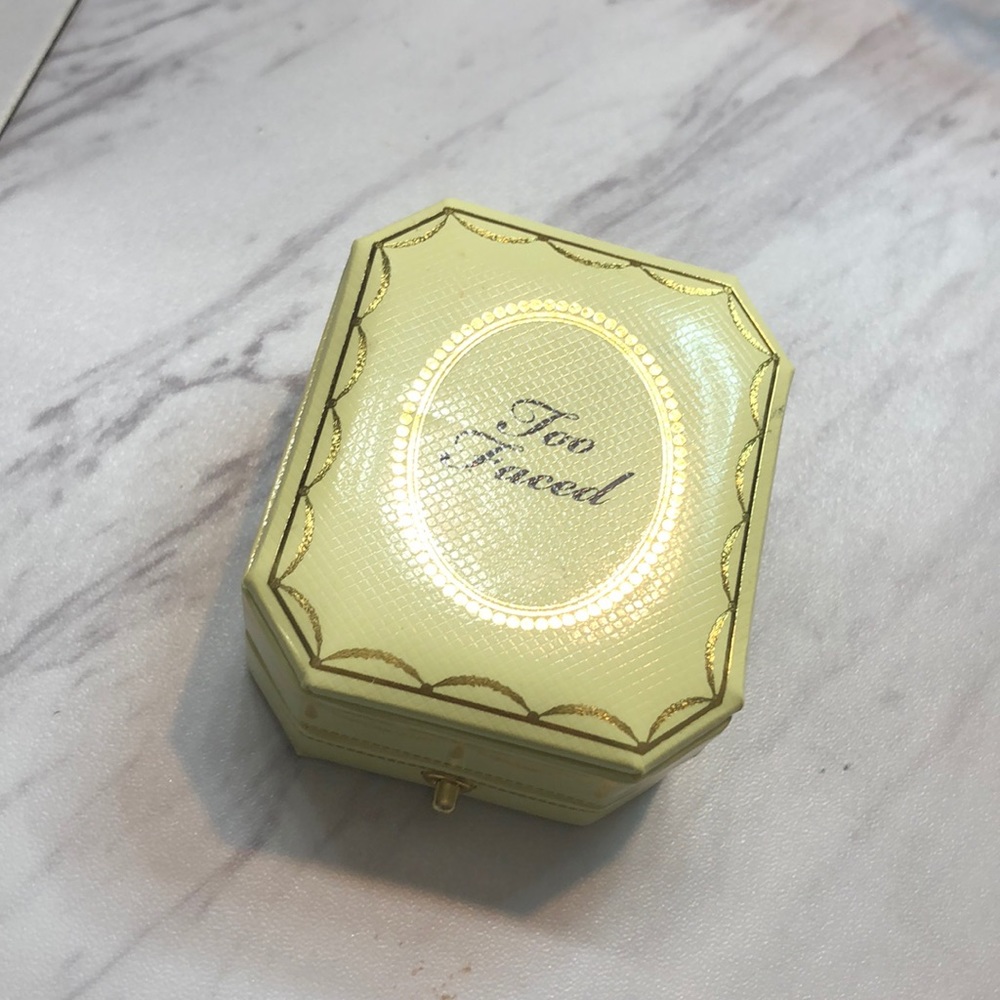 Too Faced Highlight 🌟 - Picture 2 of 4